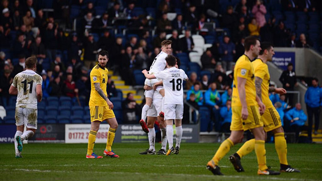 AFC Fylde moved within two points of the National League Play-Off places with a comfortable 2-0 victory over FC Halifax Town. 
 
 
 
Halifax kept their free-scoing hosts at bay in a tight opening half, however two quick fires goals shortly after the break from Jonny Smith and James Hardy sealed the...