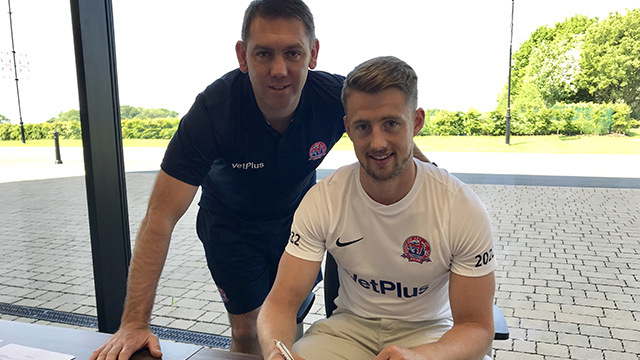 AFC Fylde new man Neill Byrne insists his summer move to Mill Farm ‘ticks every box’. 
 
 
 
The 25-year-old former Republic of Ireland youth international swapped Gateshead for the Fylde Coast last week, penning a two-year deal with the club. 
 
Whilst admitting there was interest in his services...